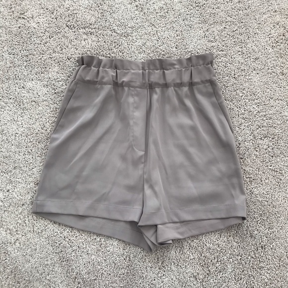 Aritzia Babaton Bello Short - Picture 3 of 5